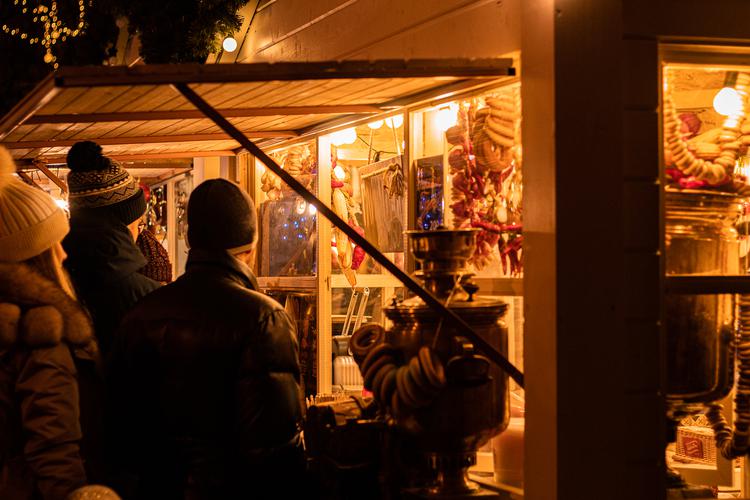 Новогоднее волшебство в Петербурге: дворцы, ярмарки и традиции