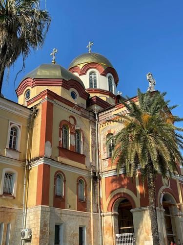 Мелодия Абхазии: путешествие сквозь пейзажи и легенды