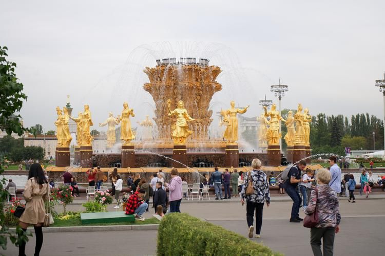 Май озаряет Москву: путешествие сквозь время