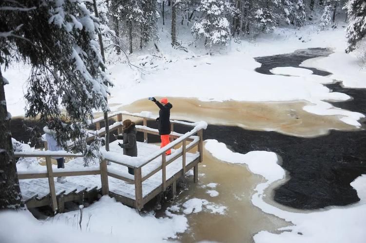 Карелия. От мраморных каньонов до русской бани